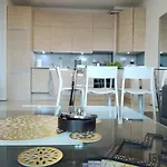 Sunny Penthouse With Roof Gardens Overlooking The Warsaw Palace Of Culture Apartmán